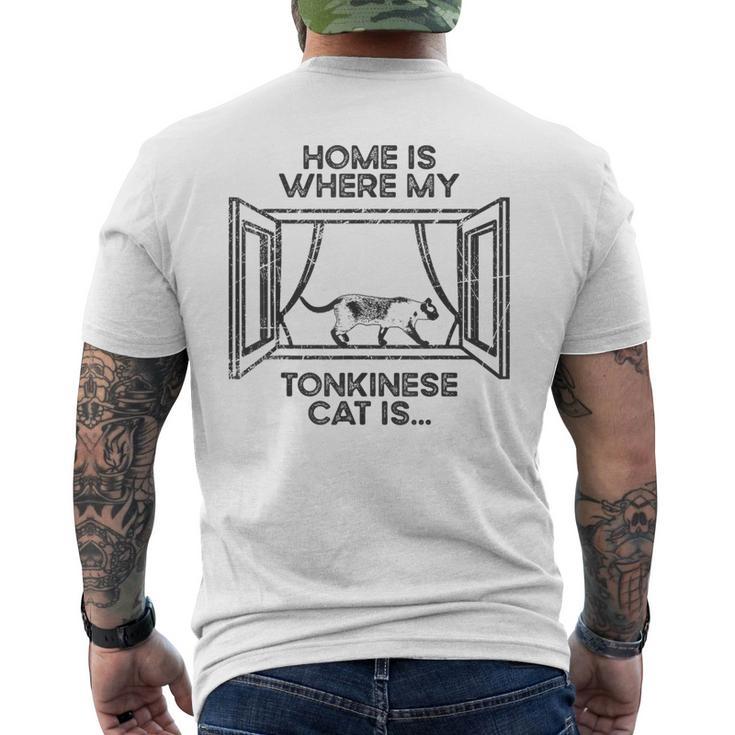 ホーム・ホウェア・マイ・キャット・イズ-ママ・ダッド・トンキニーズ・キャット メンズTシャツ バックプリント