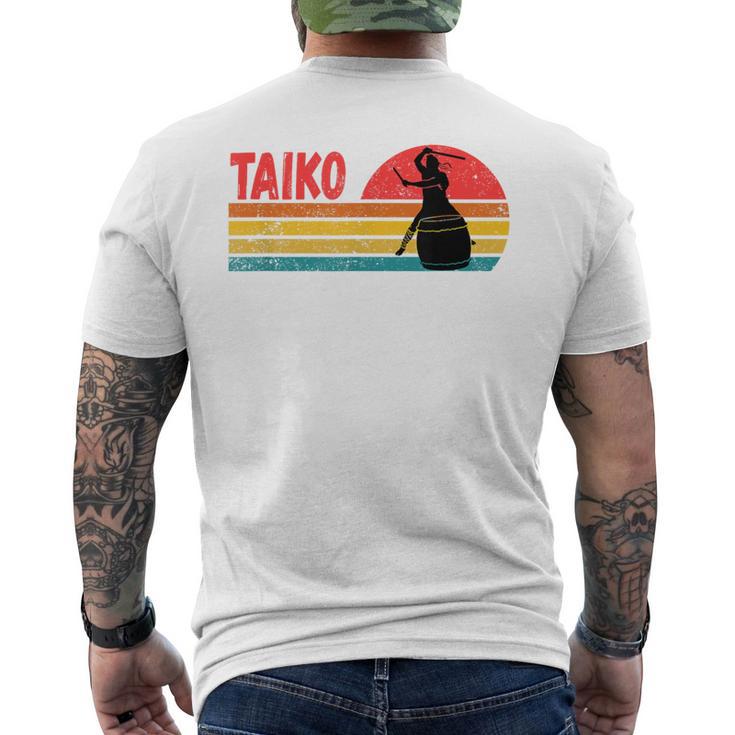 ヴィンテージサンセット太鼓ドラマー メンズTシャツ バックプリント