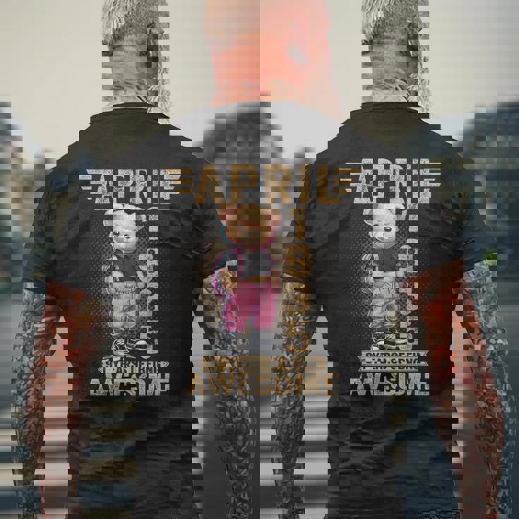 1935年4月 91歳の誕生日 91歳のテディベア Being Awesome メンズTシャツ バックプリント 高齢者への贈り物