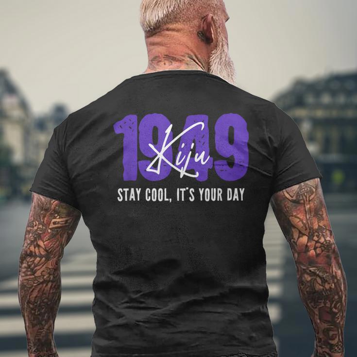 1949 誕生日 77歳 喜寿祝い クールでシンプルな数字デザイン メンズTシャツ バックプリント 高齢者への贈り物