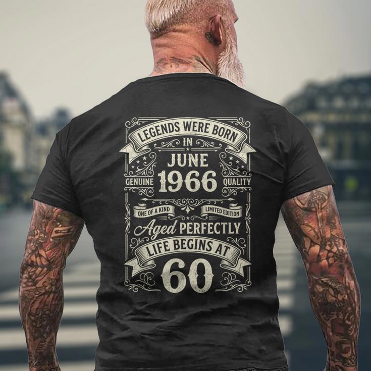 1966年6月生まれのヴィンテージ60歳の誕生日レジェンド。 メンズTシャツ バックプリント 高齢者への贈り物