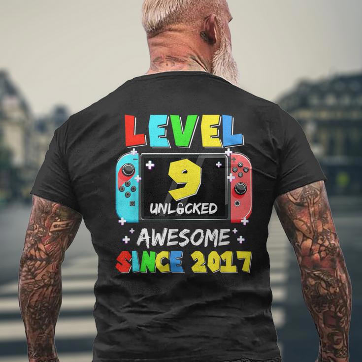 2017年以降、レベル9のロック解除済みゲーム9歳の誕生日。 メンズTシャツ バックプリント 高齢者への贈り物