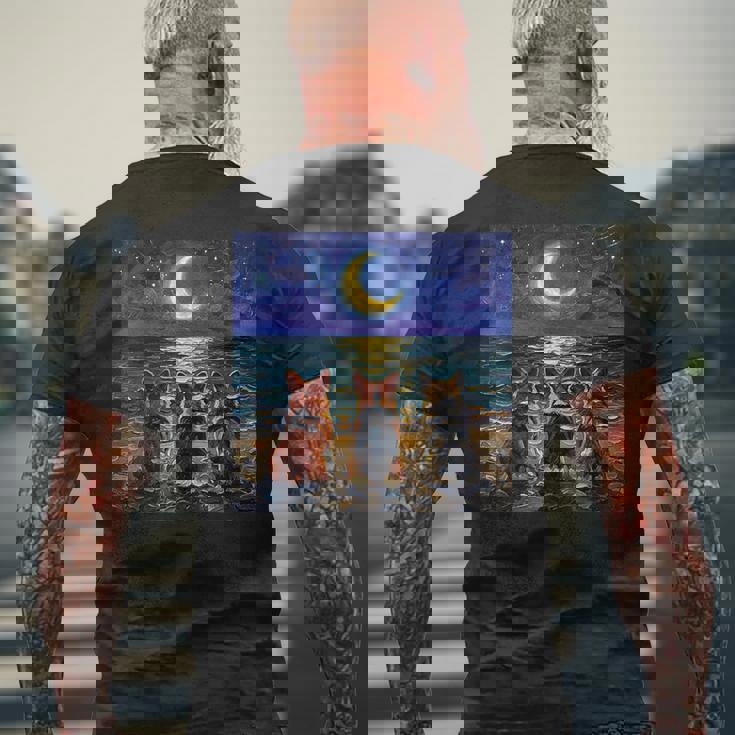 3 コーギーの夜のビーチかわいい犬と三日月のアートワーク メンズTシャツ バックプリント 高齢者への贈り物