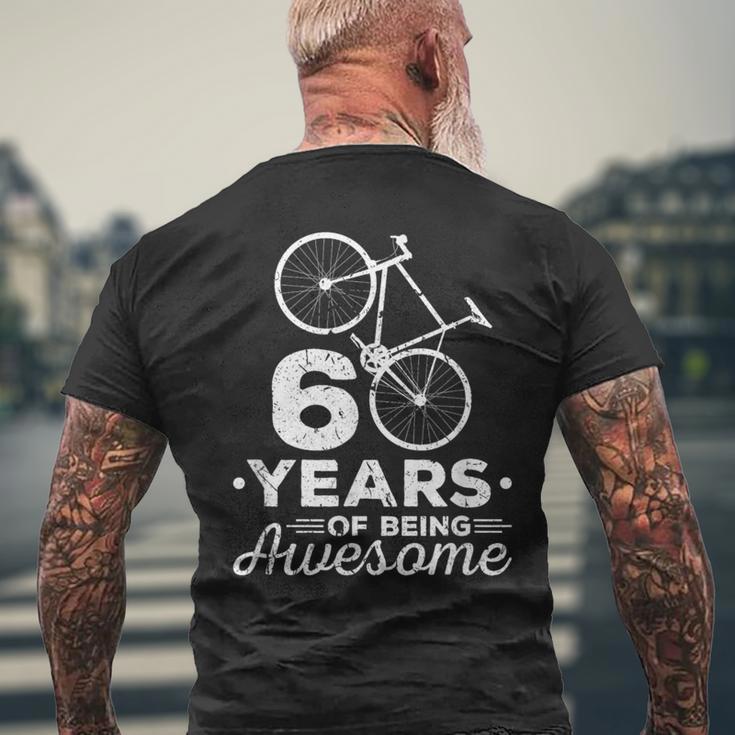 60 Years Of Being Awesome ロードバイク・サイクリングバイシクル メンズTシャツ バックプリント 高齢者への贈り物
