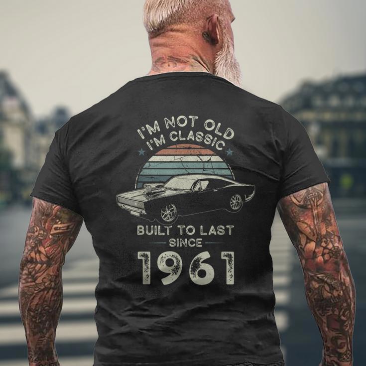 65歳の誕生日 1961年クラシックカー メンズTシャツ バックプリント 高齢者への贈り物