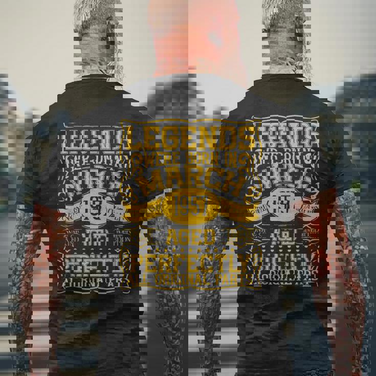 69歳の誕生日伝説は1957年3月に誕生しました。 メンズTシャツ バックプリント 高齢者への贈り物