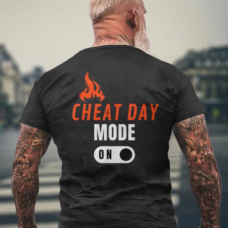 Cheat Day 高カロリー おもしろダイエット メンズTシャツ バックプリント 高齢者への贈り物