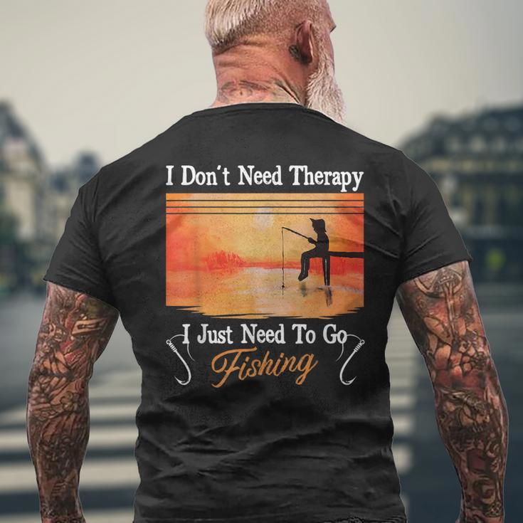 I Don't Need Therapy I Just Need Fishing メンズTシャツ バックプリント 高齢者への贈り物