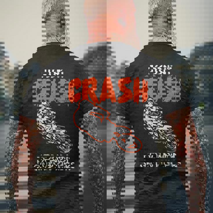 I Dont Crash ダートバイク 面白い モトクロス バイカー メンズ レディース キッズ メンズTシャツ バックプリント 高齢者への贈り物