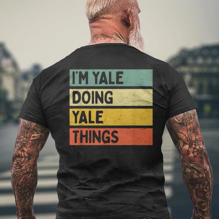 I'm Yale Doing Yale Things 面白い名言 メンズTシャツ バックプリント 高齢者への贈り物