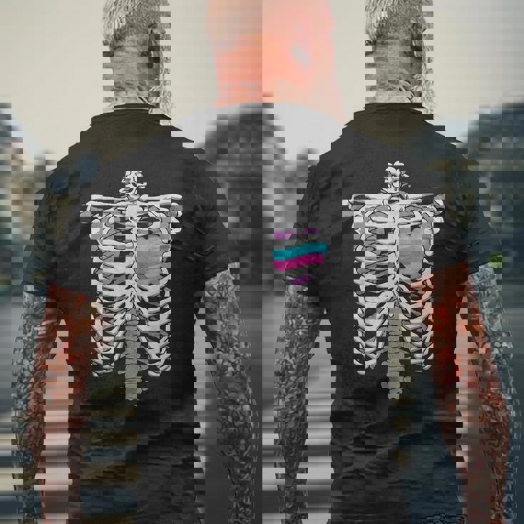 Intersex 心臓骨 誇り 両性的なプライドへのギフト メンズTシャツ バックプリント 高齢者への贈り物