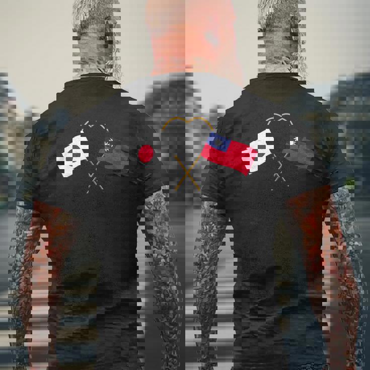 Japanese Flag Taiwanese Flag 台湾の遺産 台湾のルーツ 日本の国旗 台湾の国旗 メンズTシャツ バックプリント 高齢者への贈り物