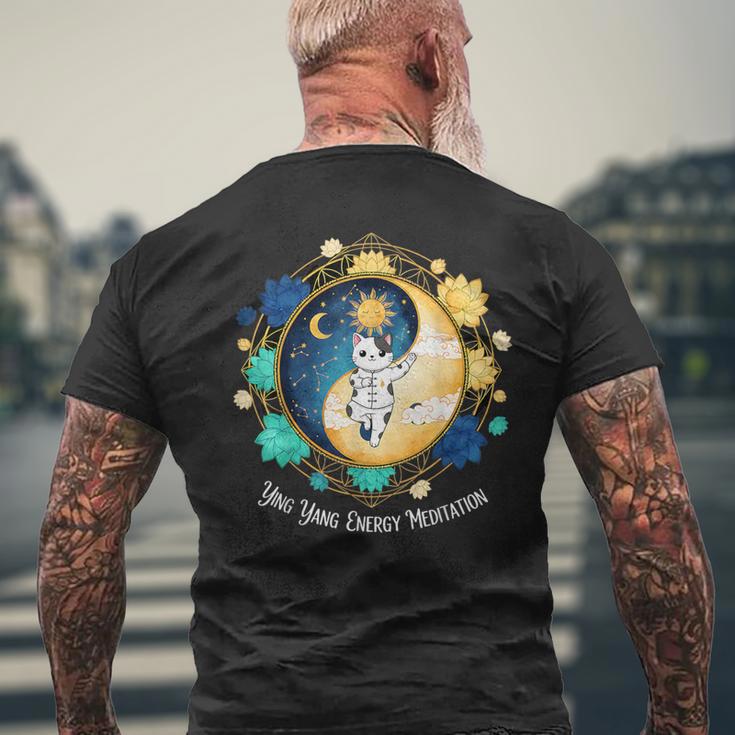 Life Happens 太極拳は猫陰陽エネルギー瞑想を助ける メンズTシャツ バックプリント 高齢者への贈り物