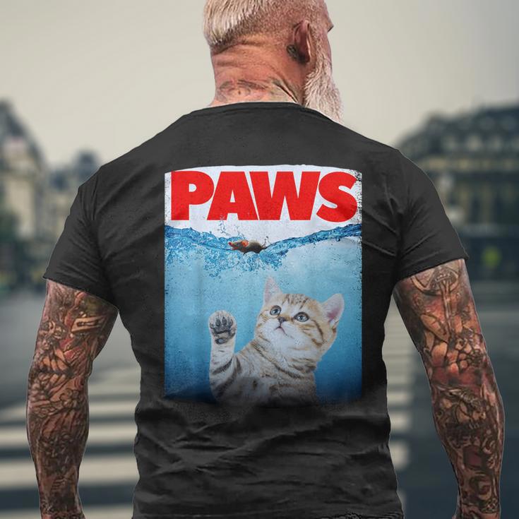 Paws Parody Cat Chasing A Cutecared Mouse Cat Lover メンズTシャツ バックプリント 高齢者への贈り物