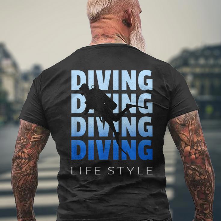 Scuba Diving Gearcuba Diving Equipment Dive メンズTシャツ バックプリント 高齢者への贈り物