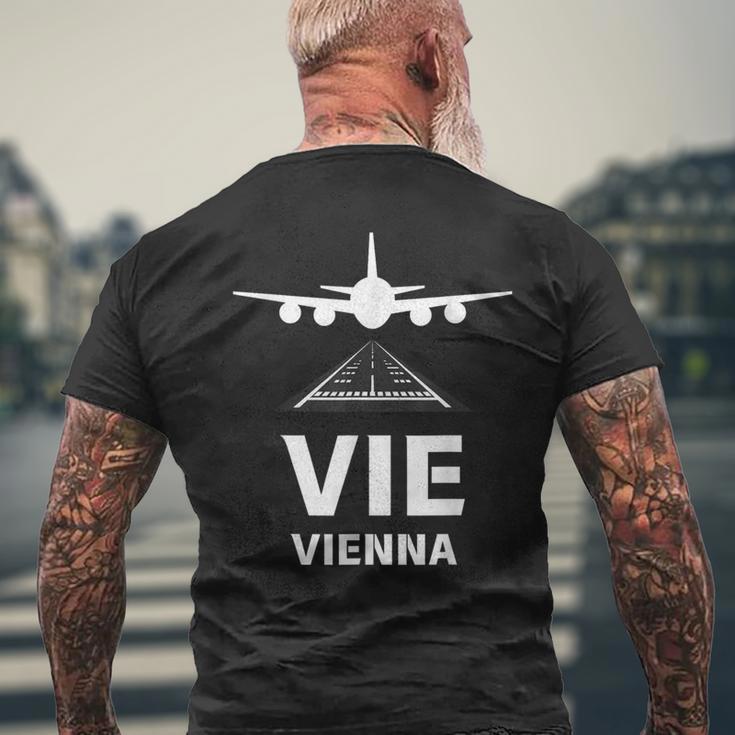 Vie 空港 ウィーン オーストリア 飛行機 滑走路に着陸 メンズTシャツ バックプリント 高齢者への贈り物