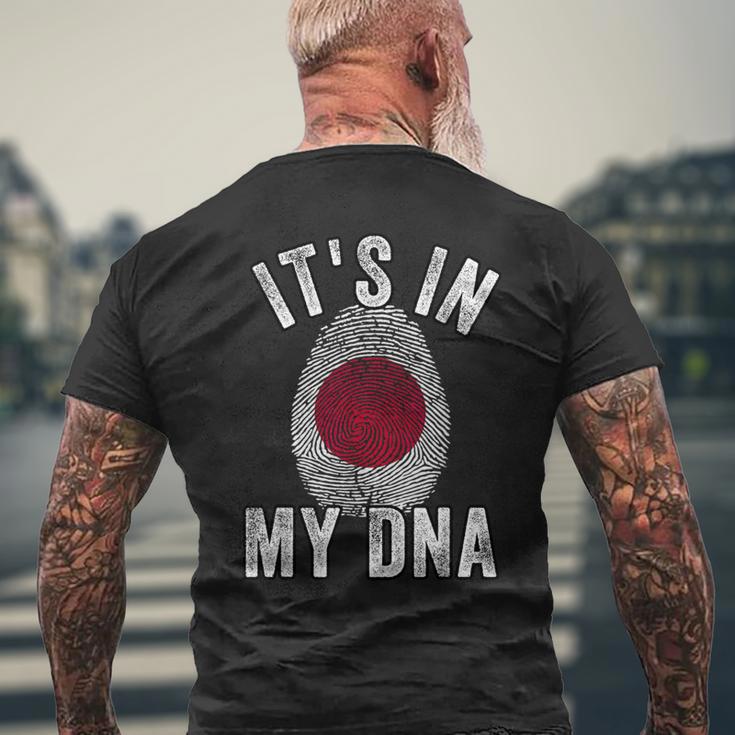おかしな It's In My Dna 日本国旗 指紋 メンズTシャツ バックプリント 高齢者への贈り物