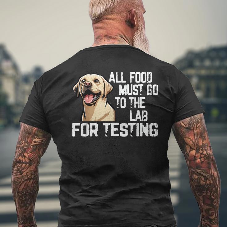 かわいいラブラドールをテストするには、すべての食品を実験室に行く必要があります メンズTシャツ バックプリント 高齢者への贈り物