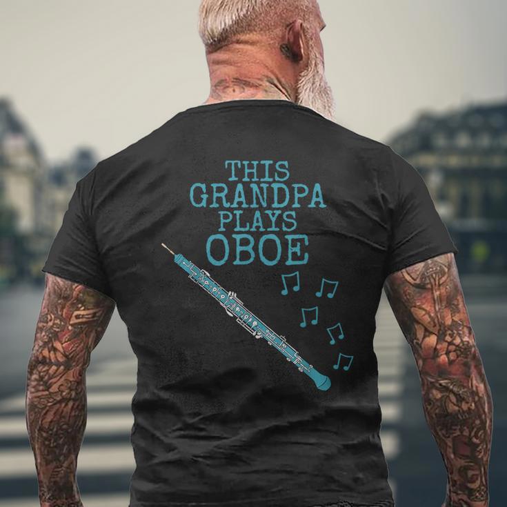 このおじいちゃんはオーボエを演奏する、オーボエ木管楽器奏者です メンズTシャツ バックプリント 高齢者への贈り物