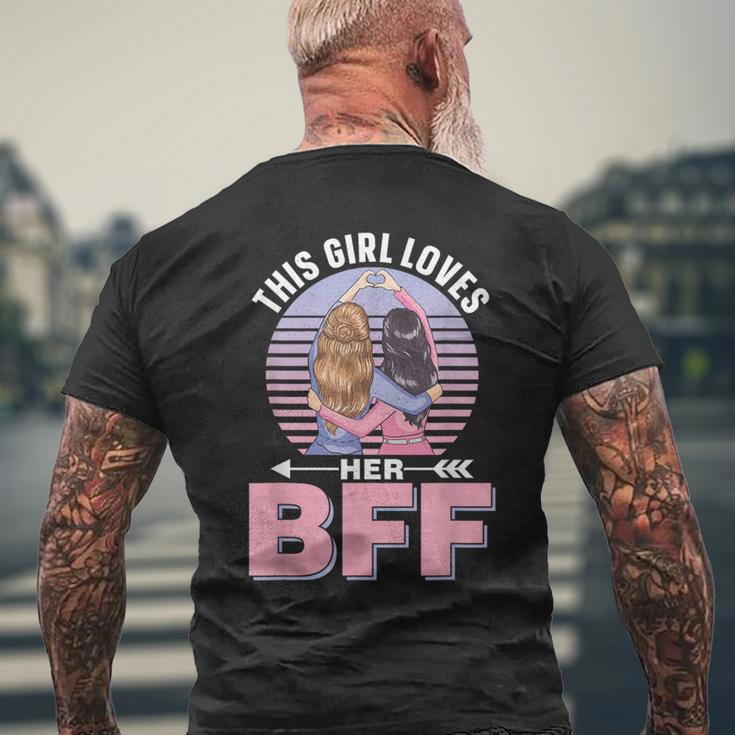 この少女は彼女のbffを愛している 友情 チーム 格言 友人 親友 メンズTシャツ バックプリント 高齢者への贈り物