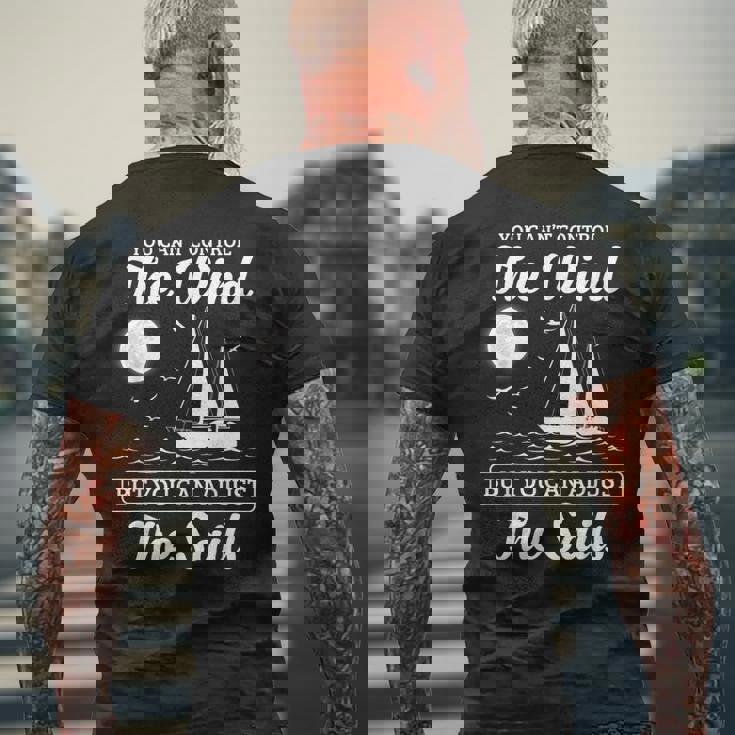 インスピレーションを与えるセーリングの引用句 航海風と帆のデザイン。 メンズTシャツ バックプリント 高齢者への贈り物