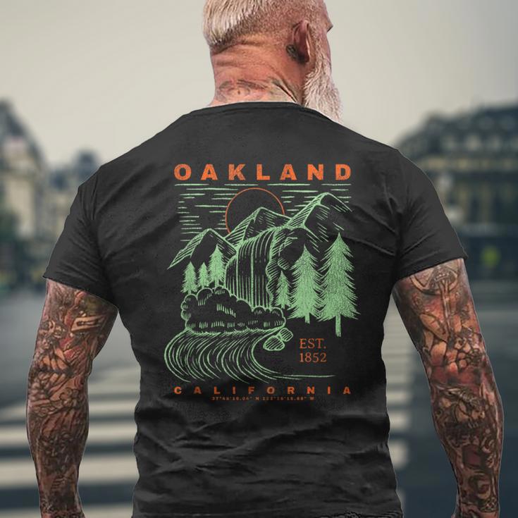 オークランド カリフォルニア クール 旅行 お土産 素朴 オークランド メンズTシャツ バックプリント 高齢者への贈り物