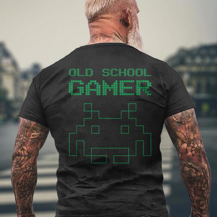 オールドビンテージスクールゲーマー-レトロスペースエイリアンインベーダー メンズTシャツ バックプリント 高齢者への贈り物