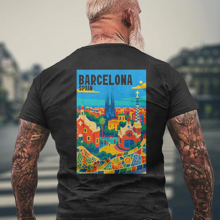 カラフル バルセロナ スペイン ガウディ公園 & サグラダファミリア 旅行 メンズTシャツ バックプリント 高齢者への贈り物
