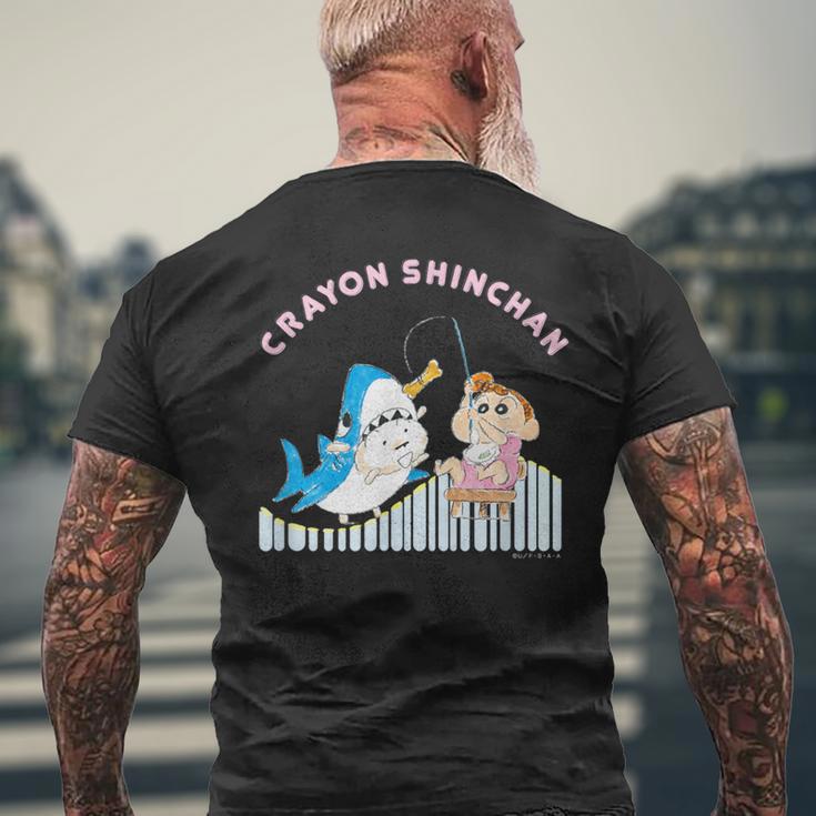 クレヨンしんちゃん ひまわりとシロ 釣りごっこ メンズTシャツ バックプリント 高齢者への贈り物