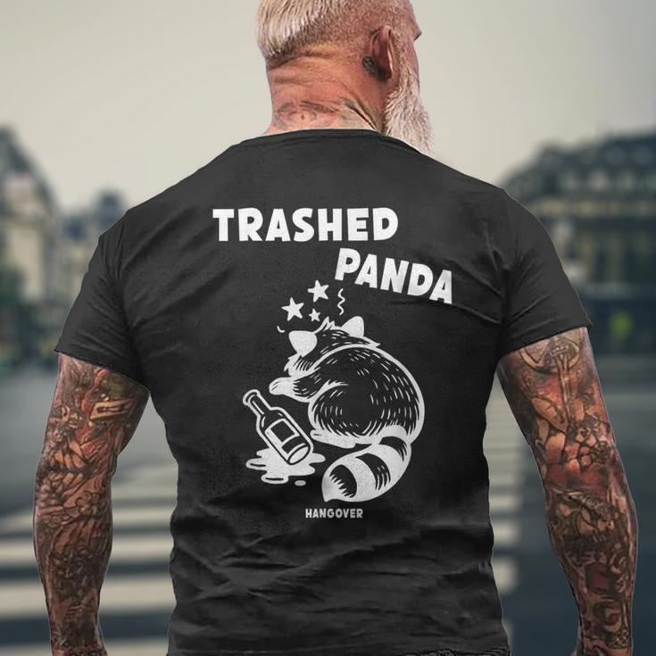 ゴミ箱パンダ 二日酔い ソーシャルメディア 狂った酔ったアライグマ メンズTシャツ バックプリント 高齢者への贈り物
