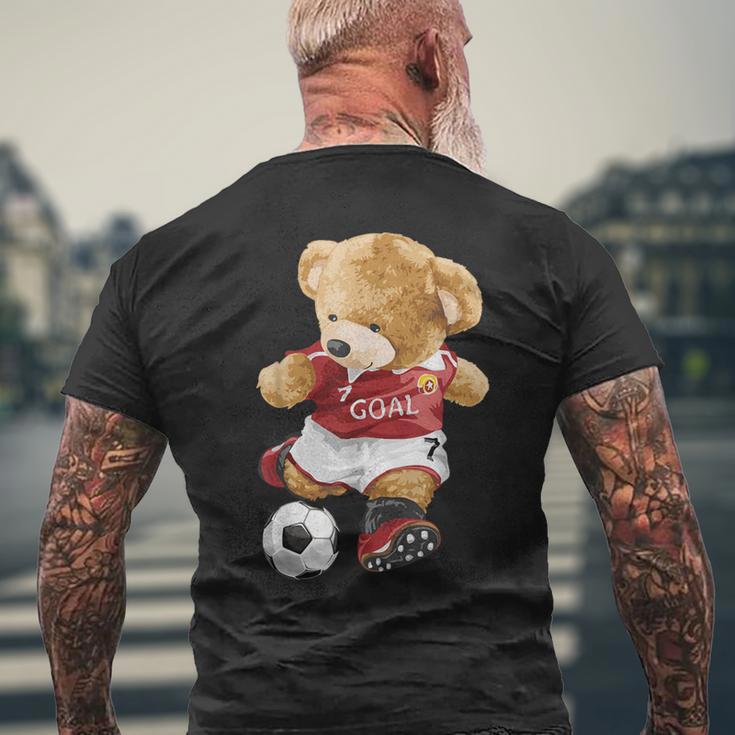 サッカーをするかわいいテディベア。 メンズTシャツ バックプリント 高齢者への贈り物
