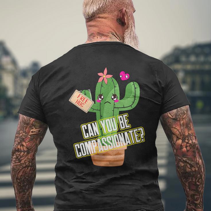サボテンフリーハグ 思いやり メンズTシャツ バックプリント 高齢者への贈り物