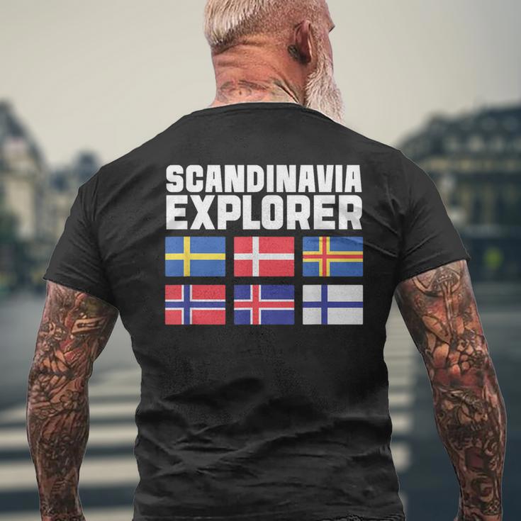 スカンジナビア エクスプローラー フラグ スウェーデン ノルウェー アイスランド メンズTシャツ バックプリント 高齢者への贈り物