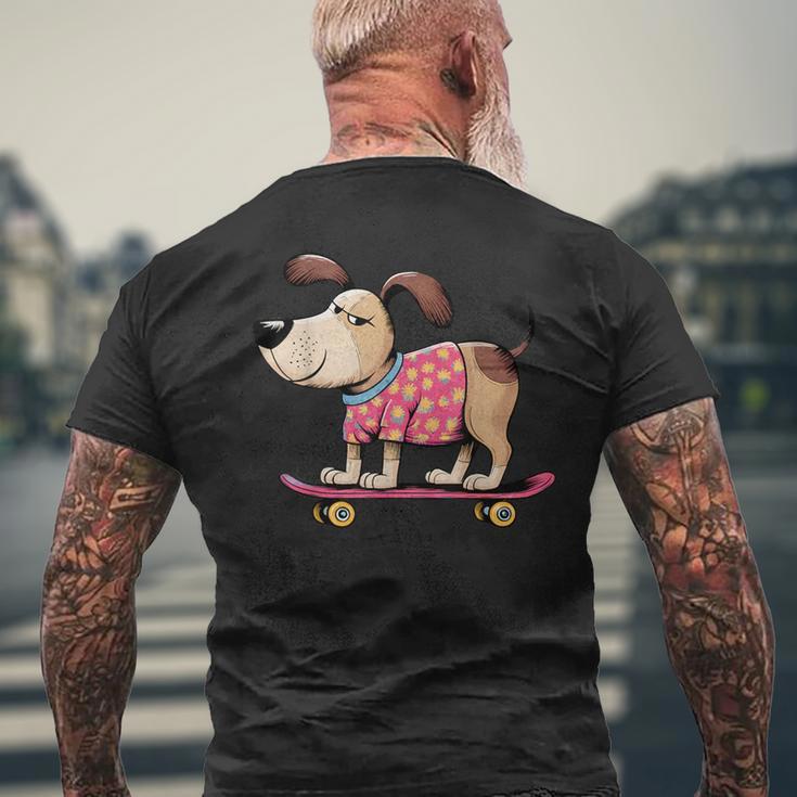 スケートボード犬 – 楽しい漫画のペット メンズTシャツ バックプリント 高齢者への贈り物