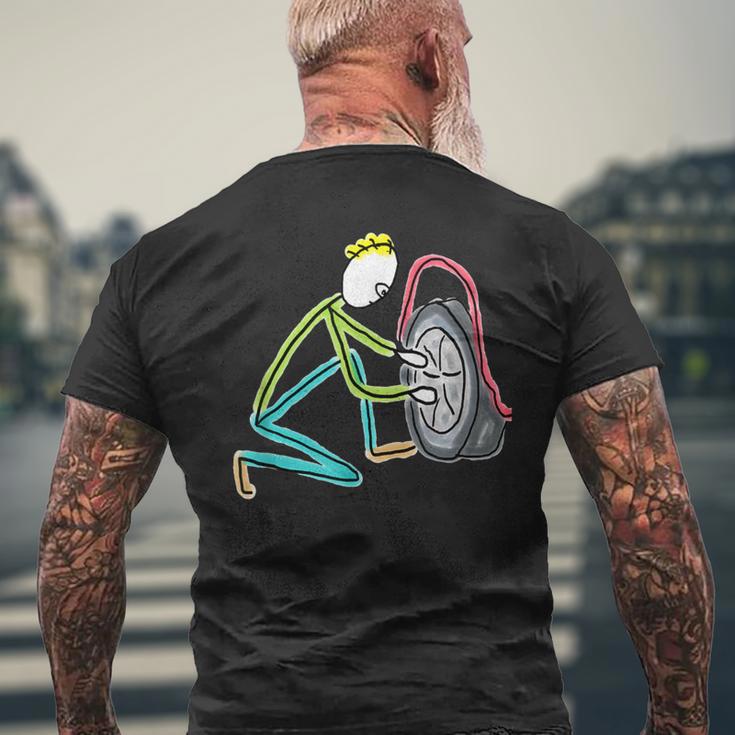 タイヤ交換。 メンズTシャツ バックプリント 高齢者への贈り物