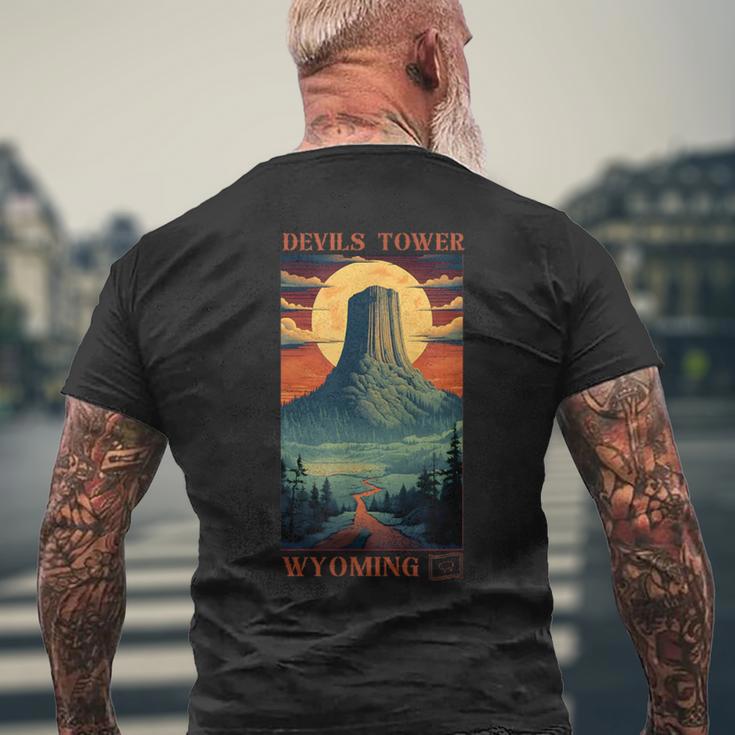 デビルズ タワー モニュメント ワイオミング メンズTシャツ バックプリント 高齢者への贈り物