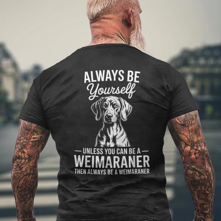 ビィ・ア・ワイマラナーおもしろいワイマラナー メンズTシャツ バックプリント 高齢者への贈り物