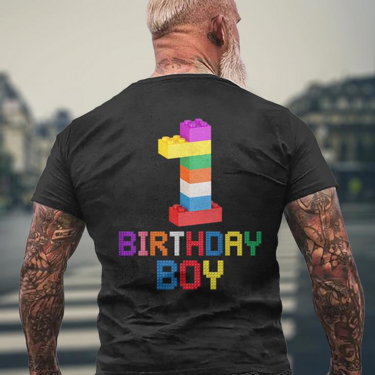 ビルディング・ブリックス 1歳のバースデー・ボーイ 1 1年目マスター・ビルダー メンズTシャツ バックプリント 高齢者への贈り物
