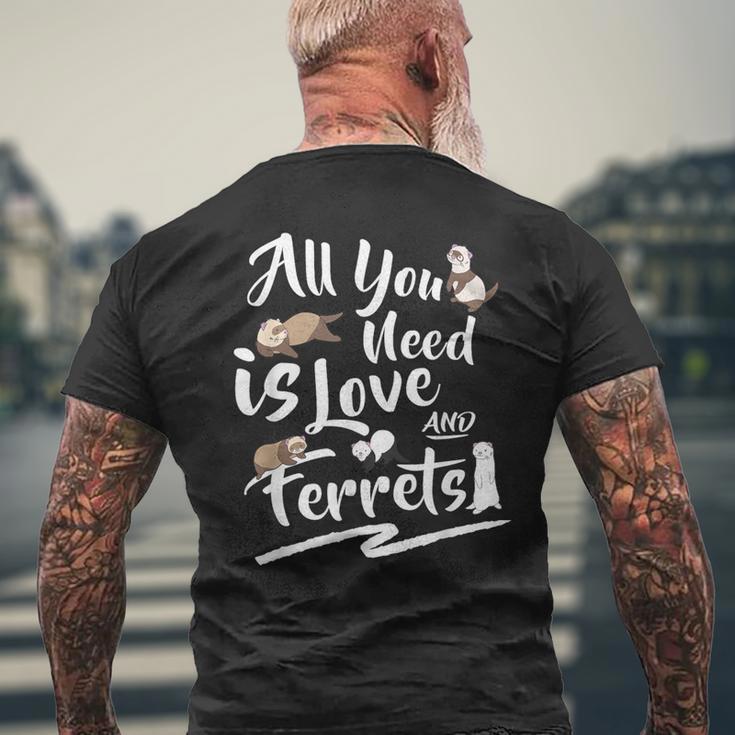 フェレット愛好家ギフト、私に必要なのは愛とフェレットのママ メンズTシャツ バックプリント 高齢者への贈り物