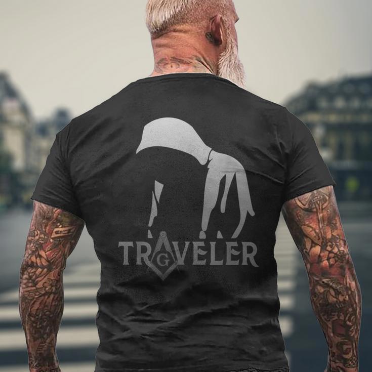 フリーメイソン ロッジ フリーメイソン 友愛 マスターメイソン トラベラー メンズTシャツ バックプリント 高齢者への贈り物