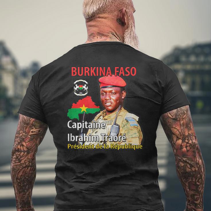 ブルキナファソ キャプテンイブラヒム・トラオレ 大統領 メンズTシャツ バックプリント 高齢者への贈り物