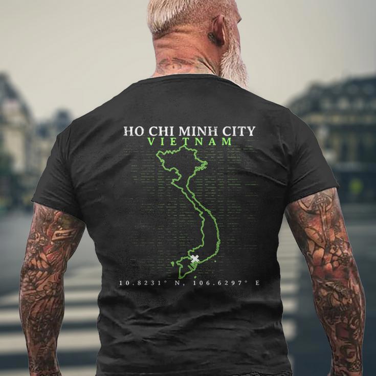 ベトナムホーチミン。 メンズTシャツ バックプリント 高齢者への贈り物
