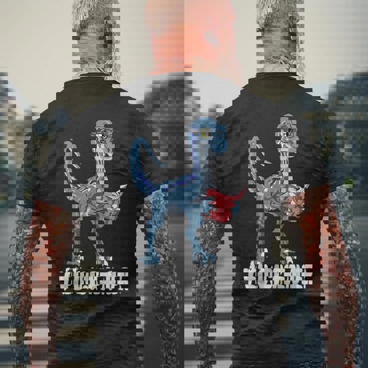 ベロシアダー ベロキラプトル 恐竜 読書 本好き メンズTシャツ バックプリント 高齢者への贈り物