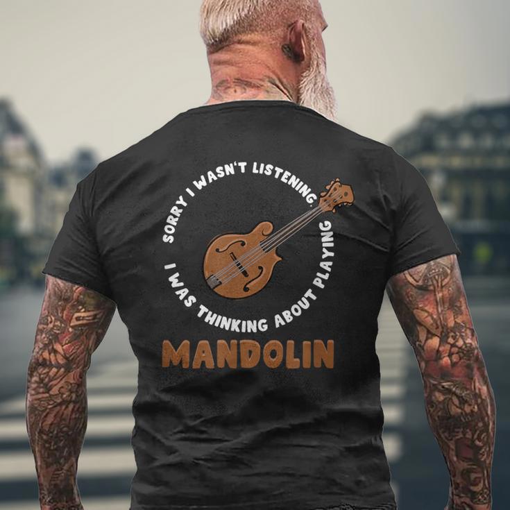 マンドリン演奏について考える ミュージシャン ブルーグラス メンズTシャツ バックプリント 高齢者への贈り物