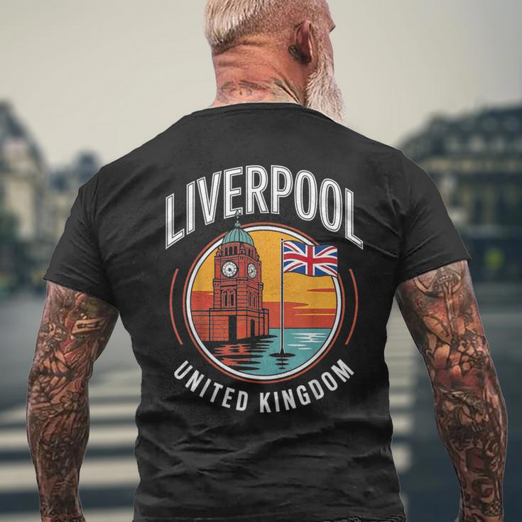 リバプール イギリス 旅行 シティ アドベンチャー メンズTシャツ バックプリント 高齢者への贈り物