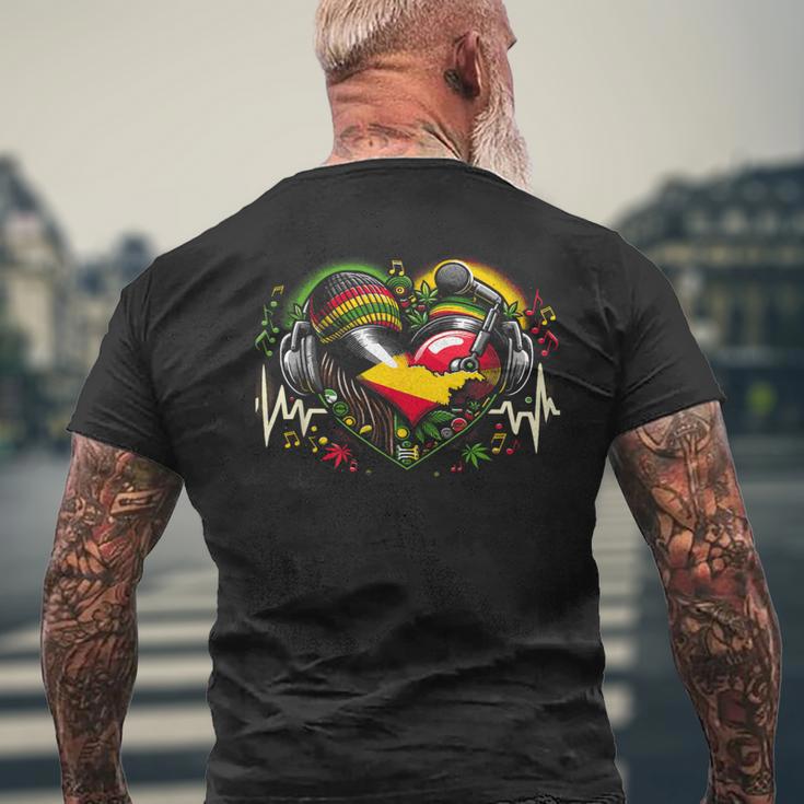 レゲエ 音楽愛好家 音楽 ハート ハートビート ジャマイカ音楽 メンズTシャツ バックプリント 高齢者への贈り物