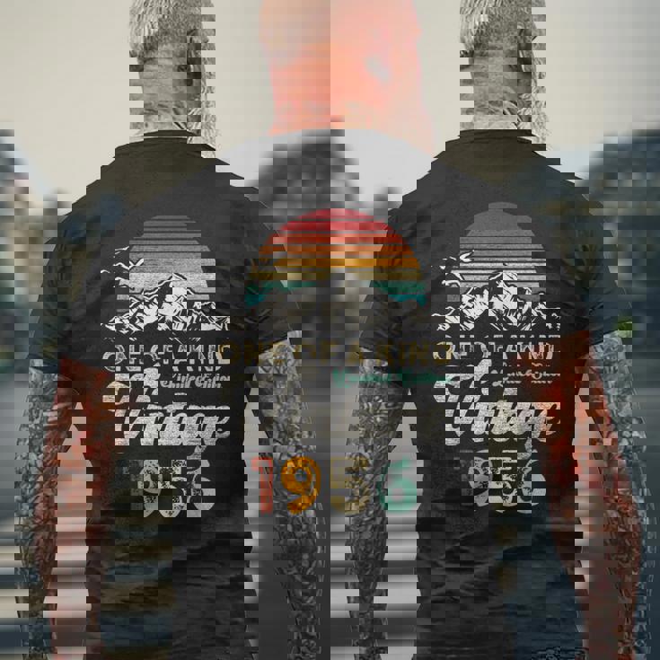 ヴィンテージ 1956 誕生日 70年 マウンテン レトロ メンズTシャツ バックプリント 高齢者への贈り物