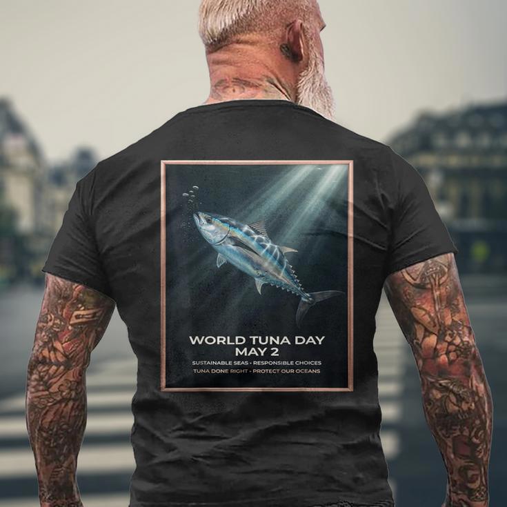 ヴィンテージブルーフィンツナ 5月2日世界デー メンズTシャツ バックプリント 高齢者への贈り物