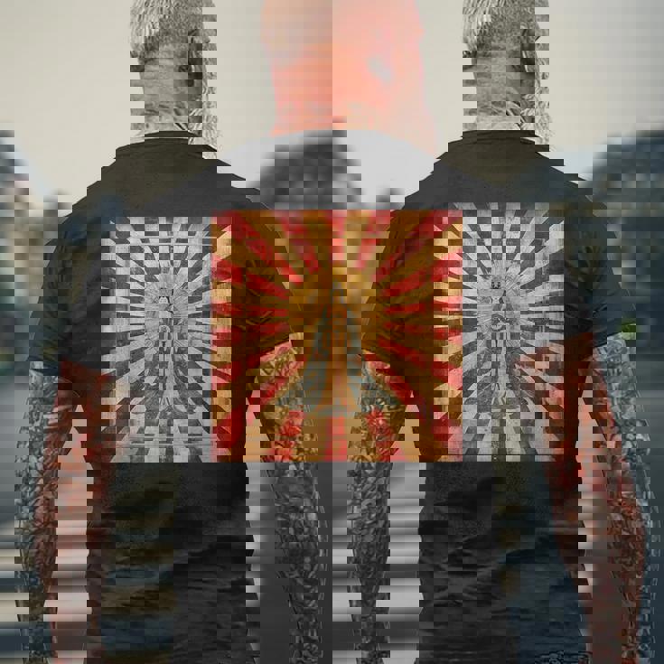 天照 女神 昇る太陽 日本神話 メンズTシャツ バックプリント 高齢者への贈り物