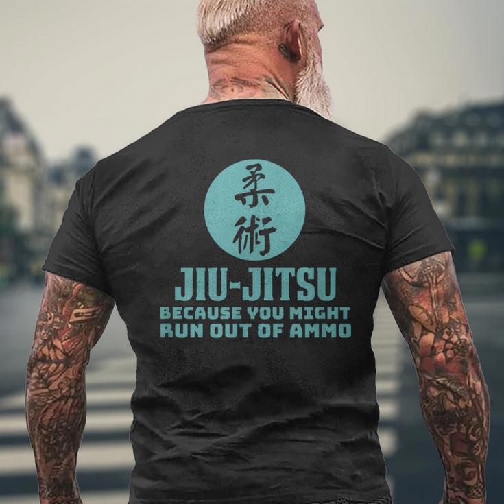 弾薬がなくなるかもしれないから柔術 メンズTシャツ バックプリント 高齢者への贈り物